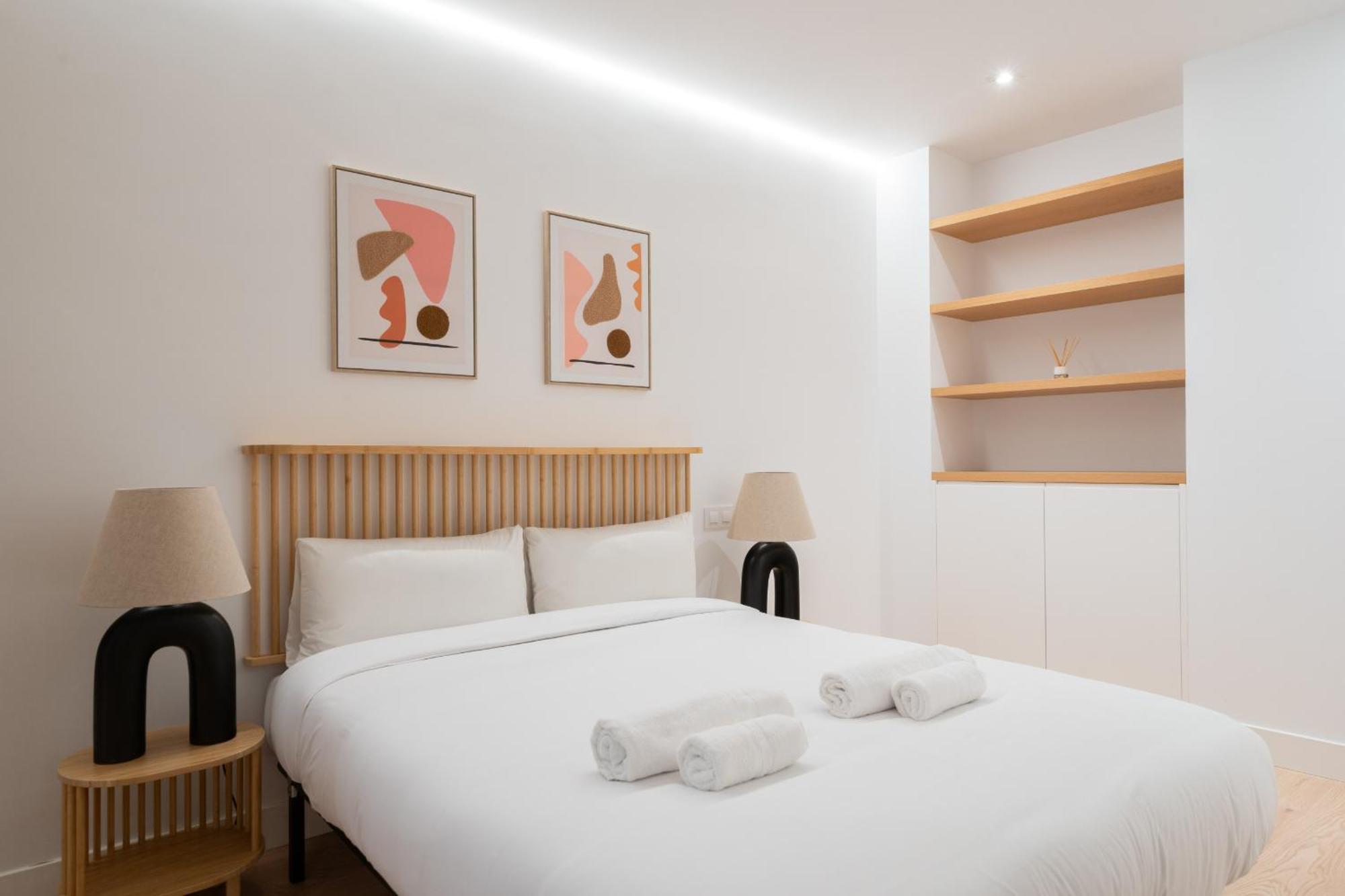 Apartamento Reformado Para 6 Personas En Plena Gran Via Alquiler Temporal Madrid Exterior photo