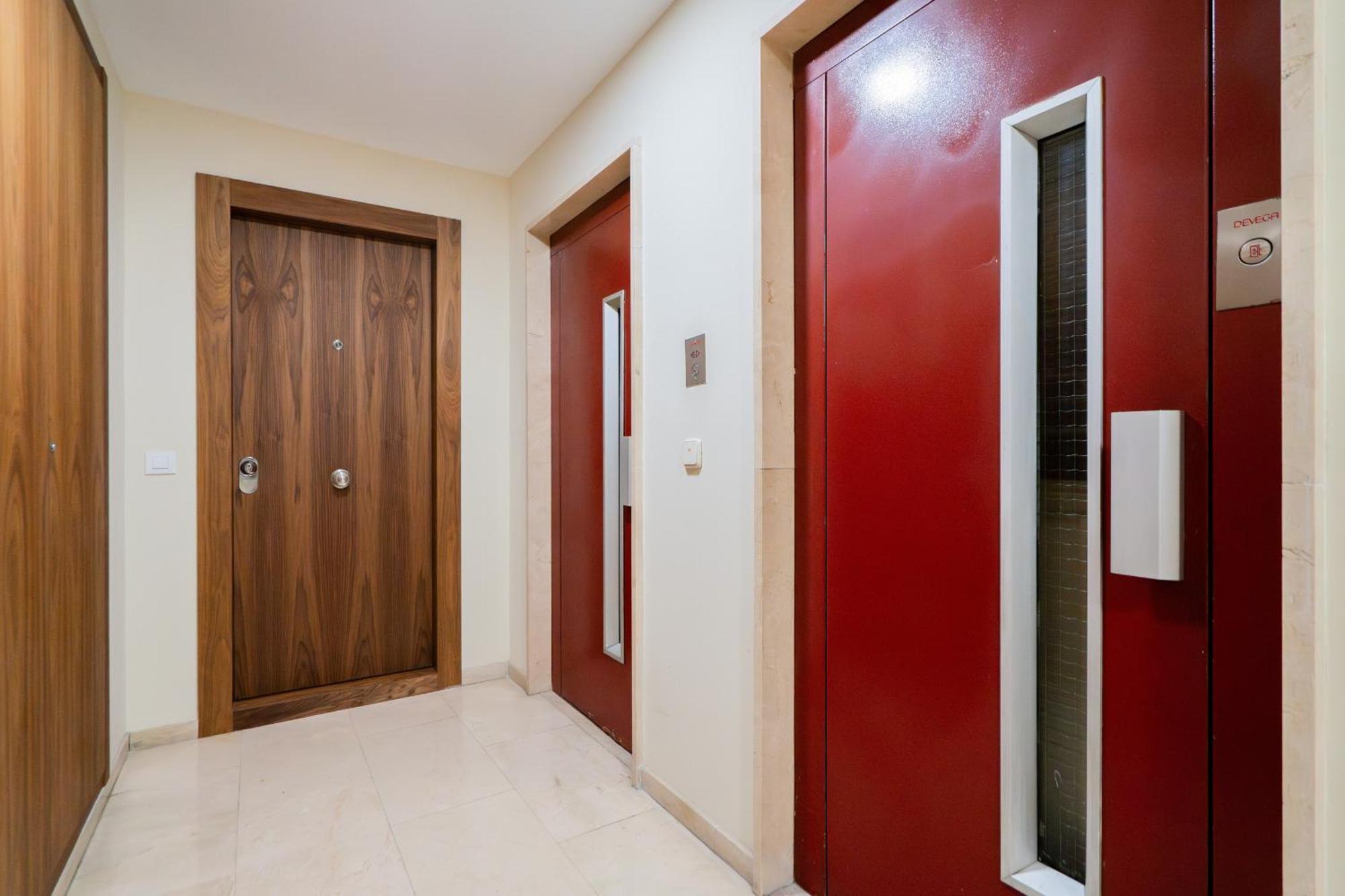 Apartamento Reformado Para 6 Personas En Plena Gran Via Alquiler Temporal Madrid Exterior photo