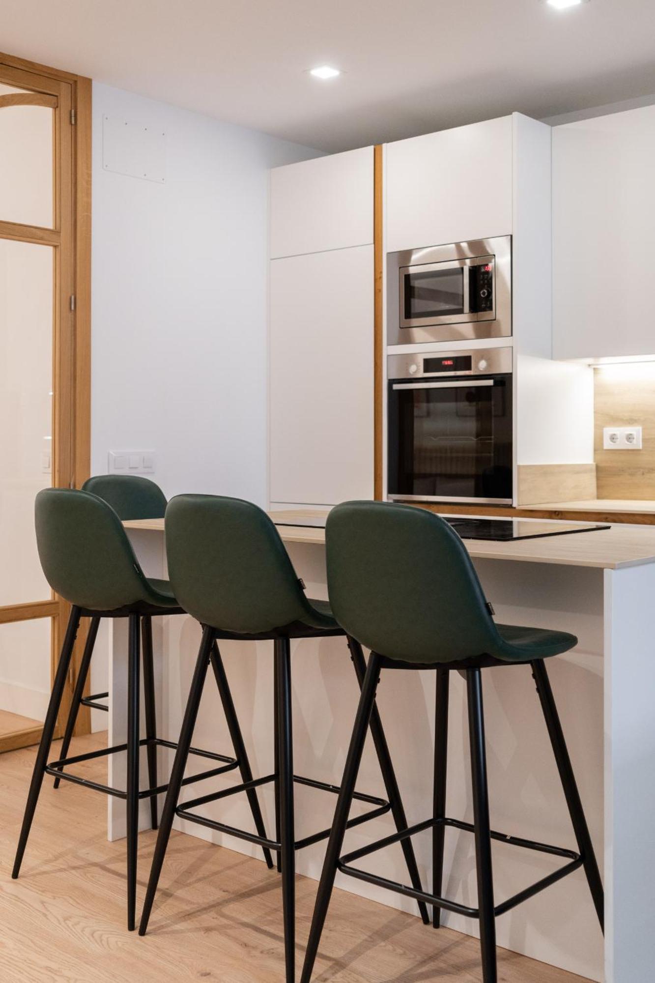 Apartamento Reformado Para 6 Personas En Plena Gran Via Alquiler Temporal Madrid Exterior photo
