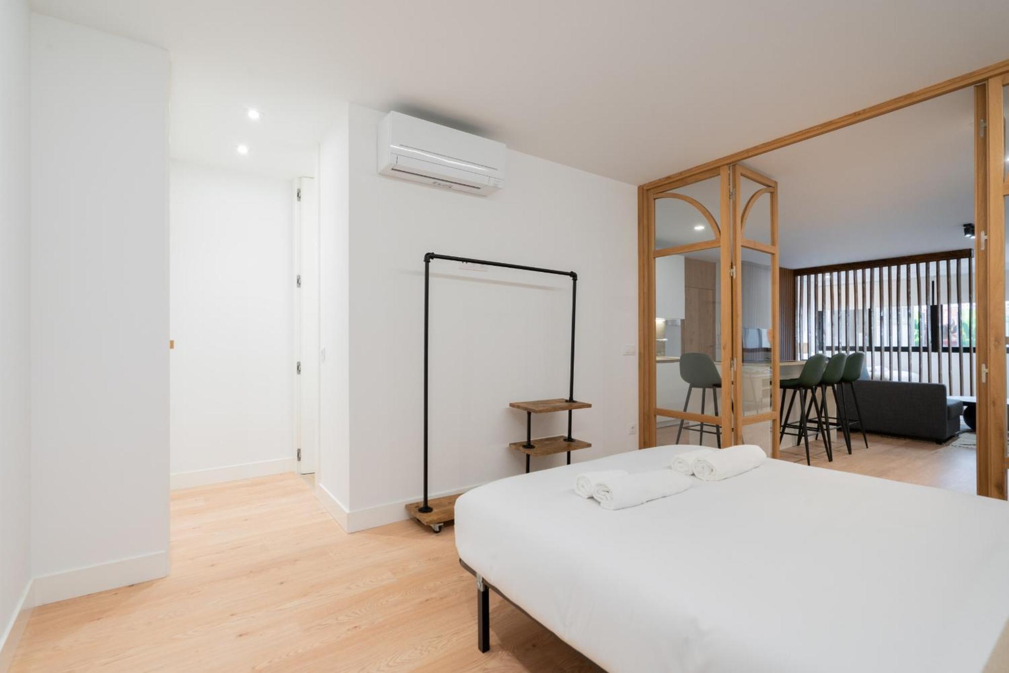 Apartamento Reformado Para 6 Personas En Plena Gran Via Alquiler Temporal Madrid Exterior photo