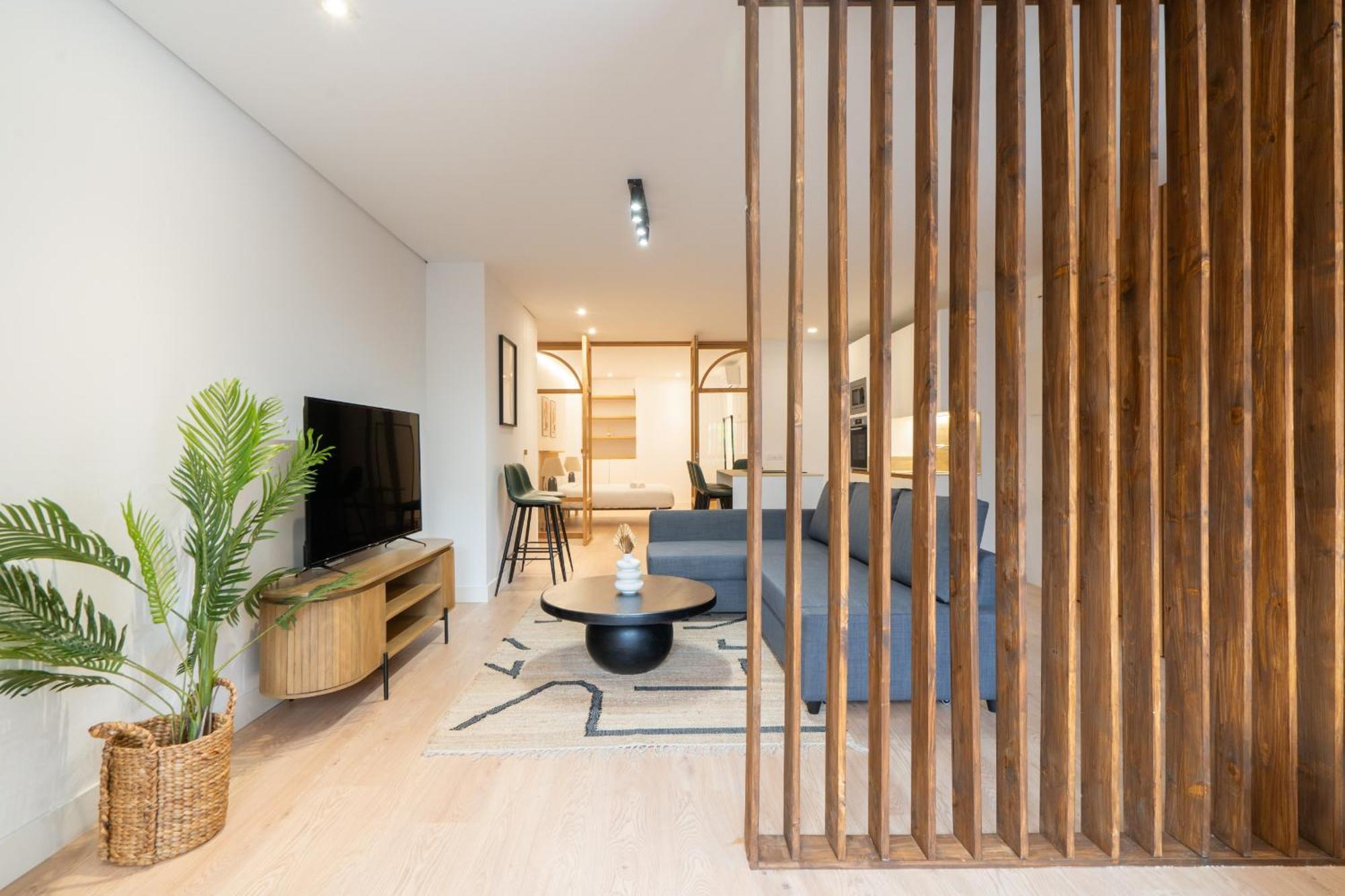 Apartamento Reformado Para 6 Personas En Plena Gran Via Alquiler Temporal Madrid Exterior photo